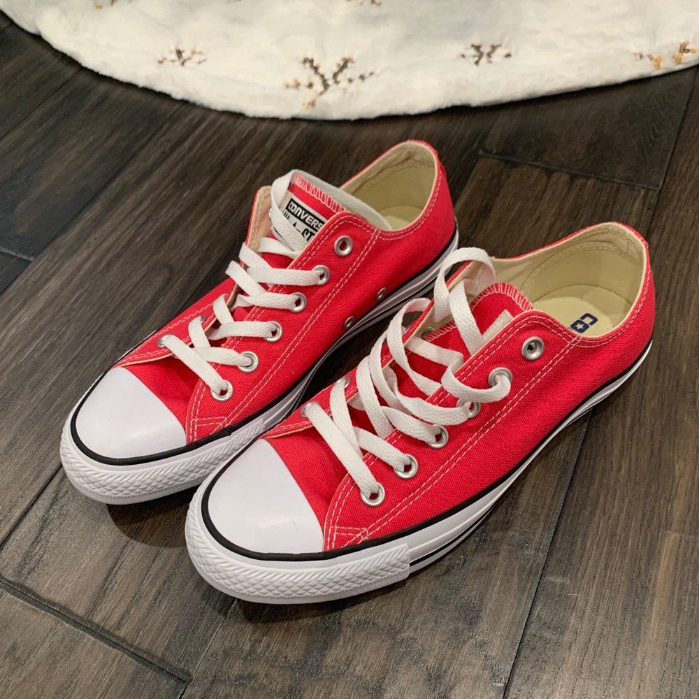 Neon Pink Converse Chuck Taylor Low Tops